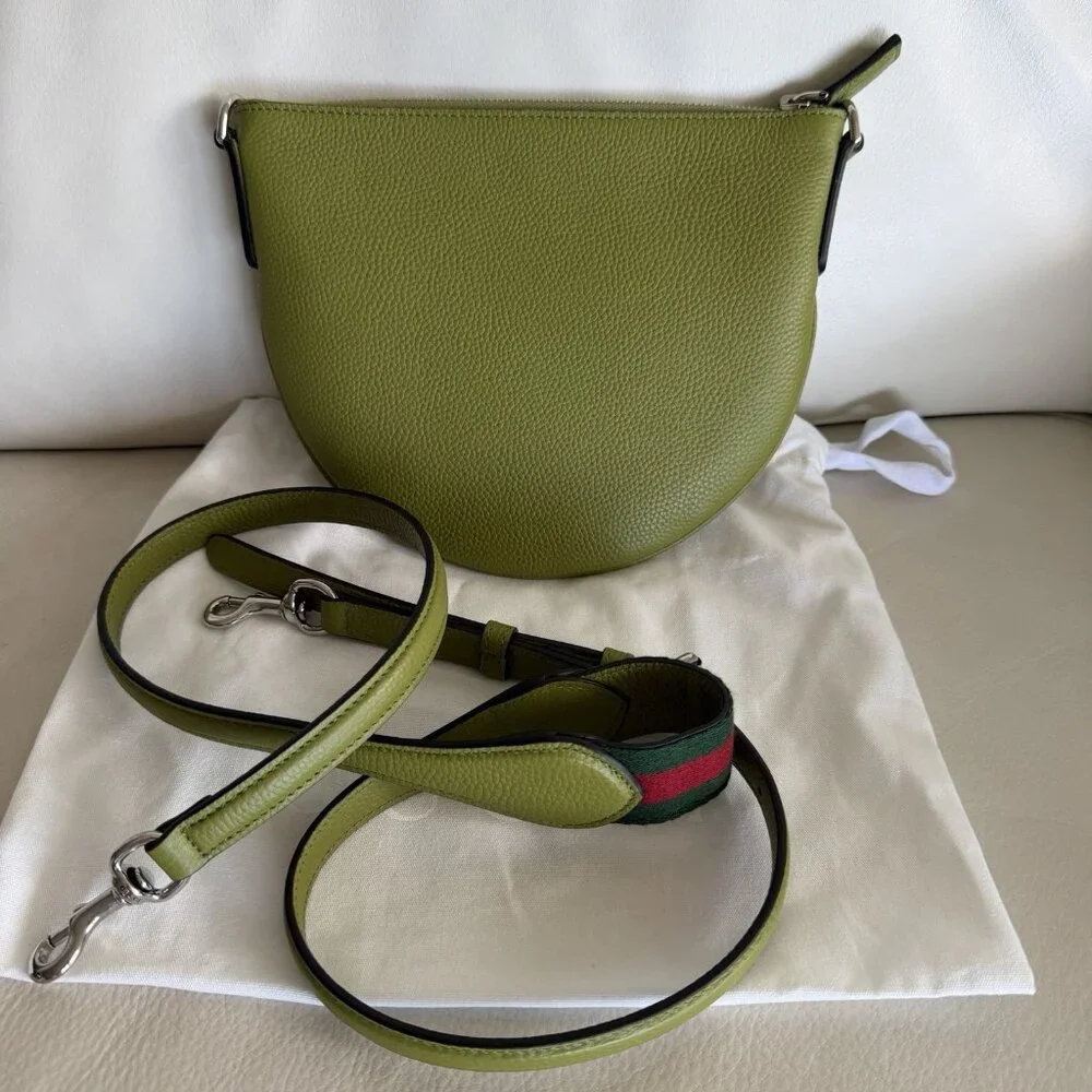 NEW GUCCI B Small $1560 Olive Green Grained Leather Crossbody Bag